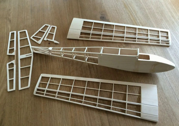 Planeur Swallow 900mm West Wings