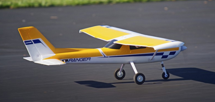 Ranger 1220mm PNP FMS avec flotteurs et gyro  Débutant / Trainer