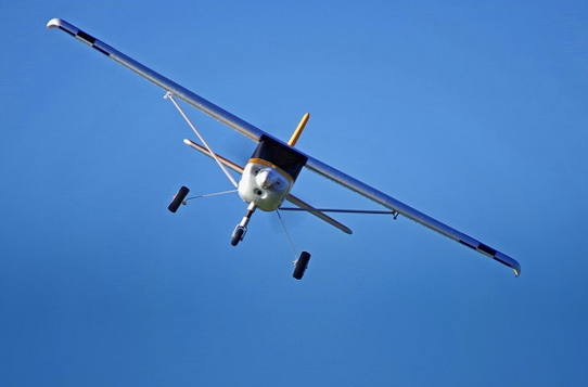 Ranger 1220mm PNP FMS avec flotteurs et gyro  Débutant / Trainer