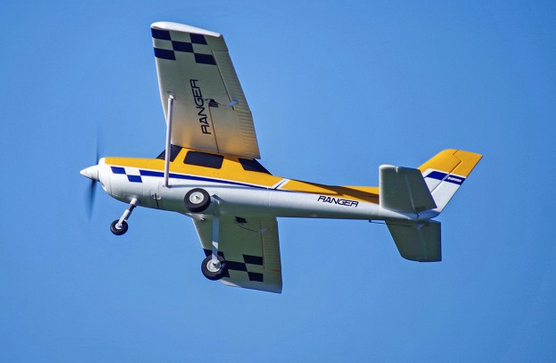 Ranger 1220mm PNP FMS avec flotteurs et gyro  Débutant / Trainer