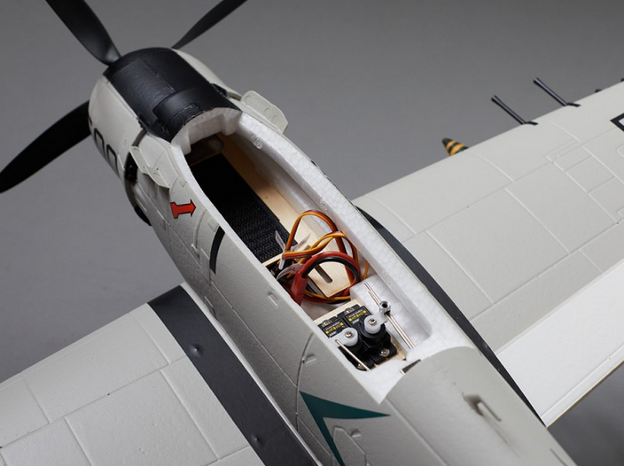 Warbird A1 Skyraider gris PNP 750mm Derbee Warbird