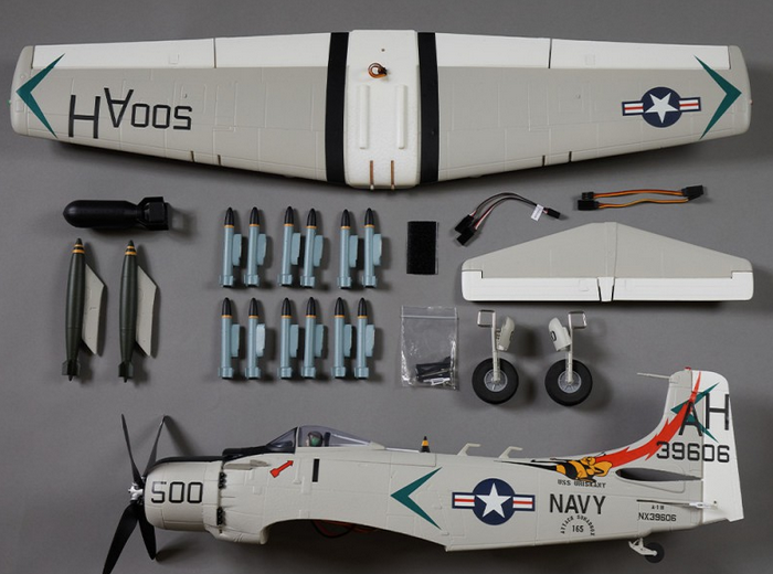 Warbird A1 Skyraider gris PNP 750mm Derbee Warbird