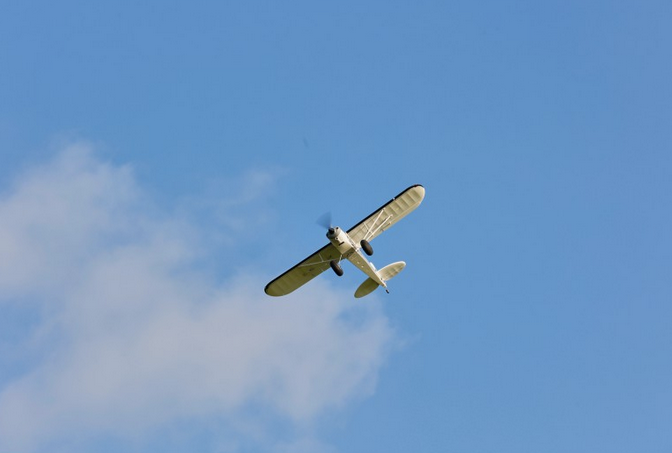 PA-18 Super Cub 1300mm PNP FMS avec stabilisation électronique Débutant / Trainer